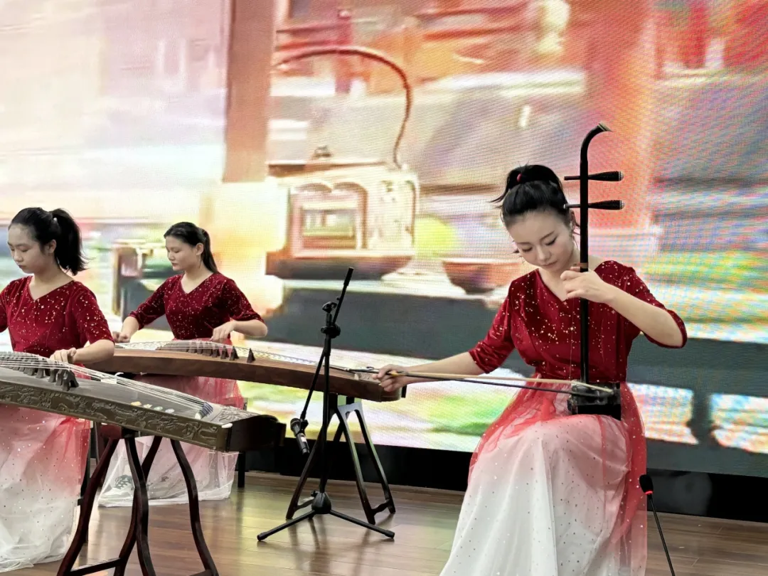 星芒耀新年，青春启新篇