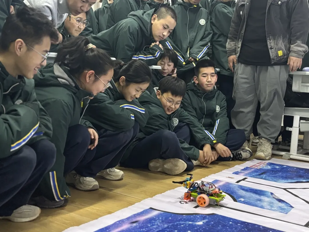 科技点燃梦想，创新引领未来