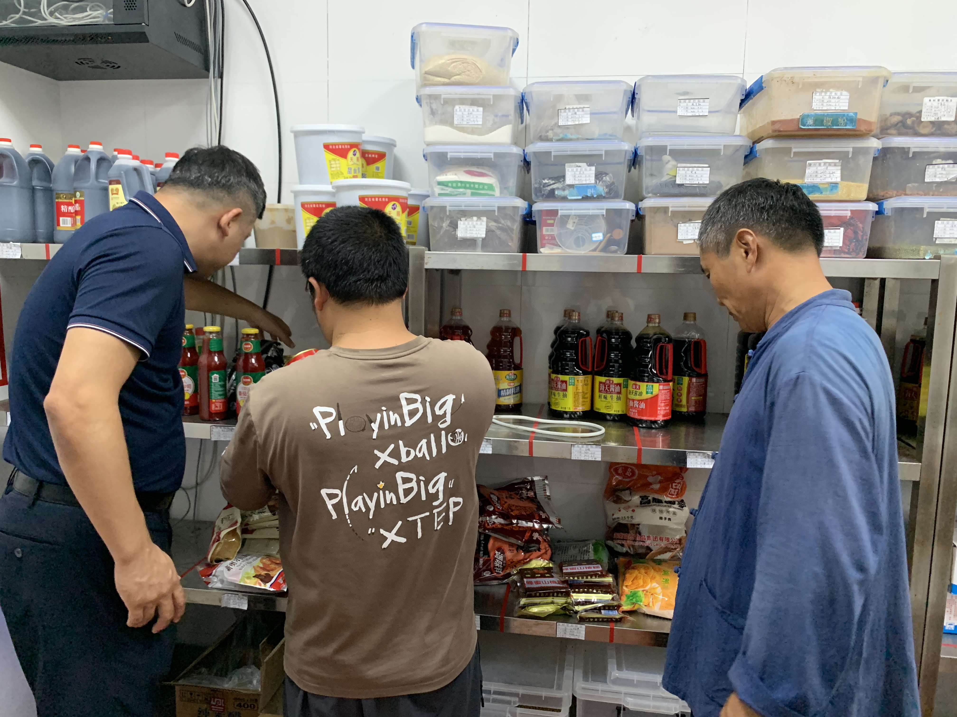 守护无声，担当有为 | 致敬校园里“不打烊”的平凡英雄